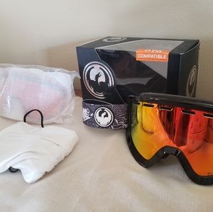 Dragon D1 Ski Goggles. OTG compatible. Storm and sunny lens included.